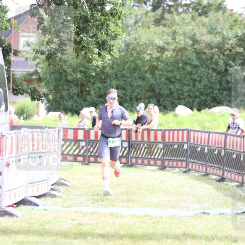 21.06.2026 - 29. Vierlanden-Triathlon Andreas Tolksdorf http://msf.ph/oto/9890384 21.06.2026 13:00:11 Ziel 710, 710 meine-sportfotos.de
