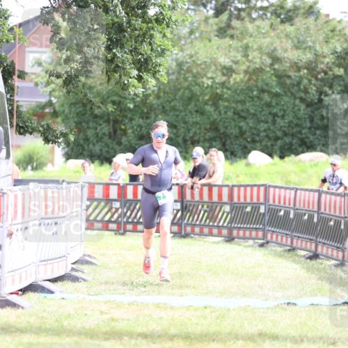 21.06.2026 - 29. Vierlanden-Triathlon Andreas Tolksdorf http://msf.ph/oto/9890387 21.06.2026 13:00:11 Ziel 710, 710 meine-sportfotos.de
