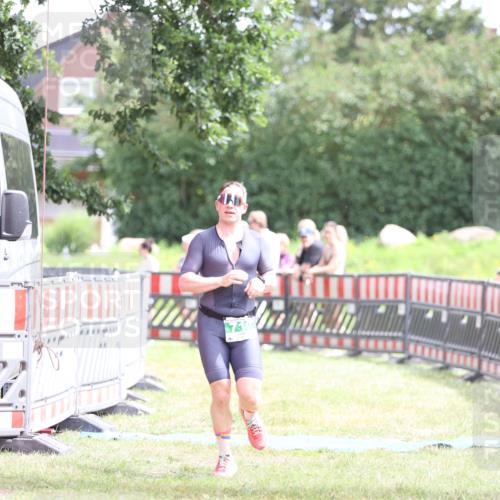 21.06.2026 - 29. Vierlanden-Triathlon Andreas Tolksdorf http://msf.ph/oto/9890391 21.06.2026 13:00:12 Ziel 710, 710 meine-sportfotos.de