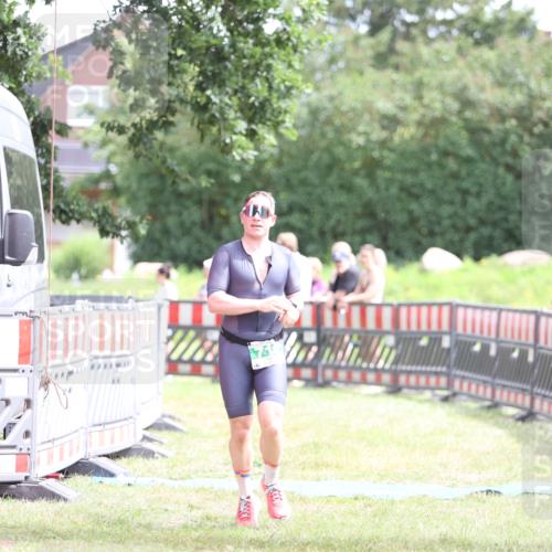 21.06.2026 - 29. Vierlanden-Triathlon Andreas Tolksdorf http://msf.ph/oto/9890392 21.06.2026 13:00:12 Ziel 710, 710 meine-sportfotos.de