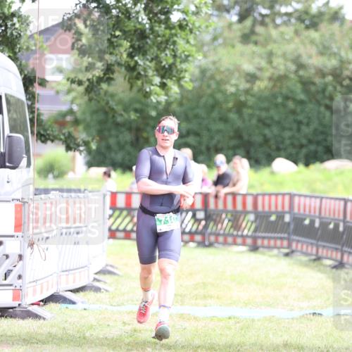 21.06.2026 - 29. Vierlanden-Triathlon Andreas Tolksdorf http://msf.ph/oto/9890394 21.06.2026 13:00:13 Ziel 710, 710 meine-sportfotos.de