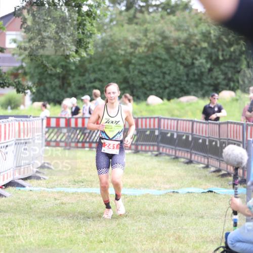 21.06.2026 - 29. Vierlanden-Triathlon Andreas Tolksdorf http://msf.ph/oto/9890406 21.06.2026 13:00:48 Ziel 241, 241 meine-sportfotos.de