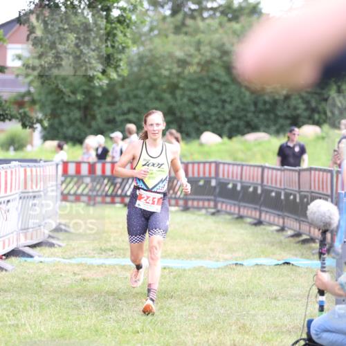 21.06.2026 - 29. Vierlanden-Triathlon Andreas Tolksdorf http://msf.ph/oto/9890410 21.06.2026 13:00:48 Ziel 241, 241 meine-sportfotos.de