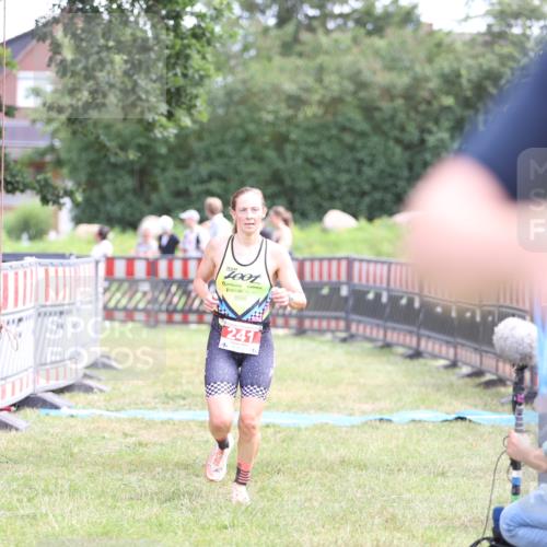 21.06.2026 - 29. Vierlanden-Triathlon Andreas Tolksdorf http://msf.ph/oto/9890413 21.06.2026 13:00:48 Ziel 241, 241 meine-sportfotos.de