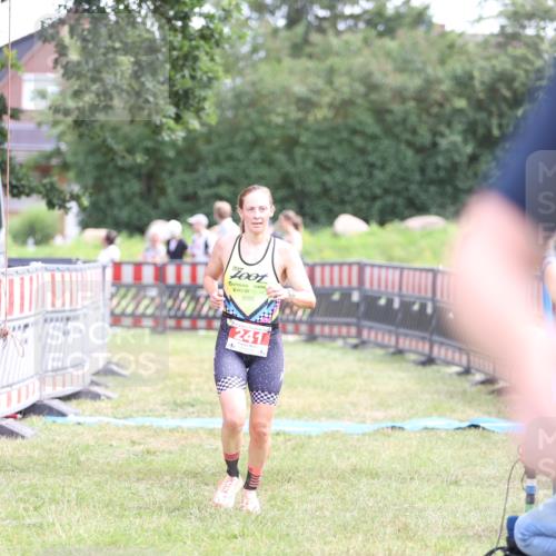 21.06.2026 - 29. Vierlanden-Triathlon Andreas Tolksdorf http://msf.ph/oto/9890414 21.06.2026 13:00:48 Ziel 241, 241 meine-sportfotos.de