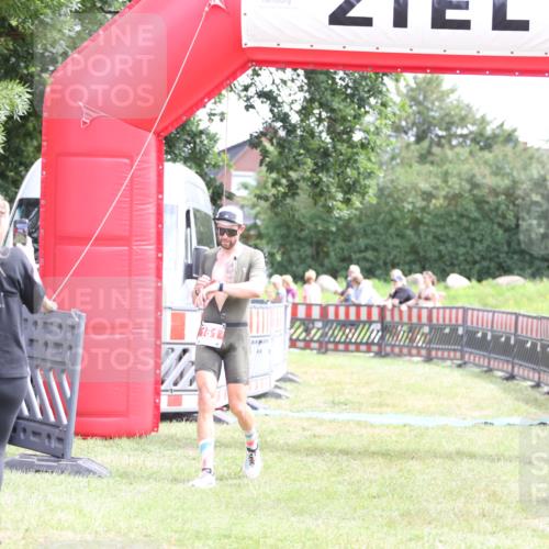 21.06.2026 - 29. Vierlanden-Triathlon Andreas Tolksdorf http://msf.ph/oto/9890458 21.06.2026 13:01:51 Ziel 161, 161 meine-sportfotos.de