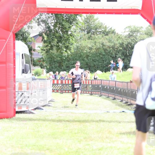 21.06.2026 - 29. Vierlanden-Triathlon Andreas Tolksdorf http://msf.ph/oto/9890465 21.06.2026 13:02:19 Ziel 174, 174 meine-sportfotos.de