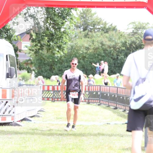 21.06.2026 - 29. Vierlanden-Triathlon Andreas Tolksdorf http://msf.ph/oto/9890476 21.06.2026 13:02:20 Ziel 174, 174 meine-sportfotos.de