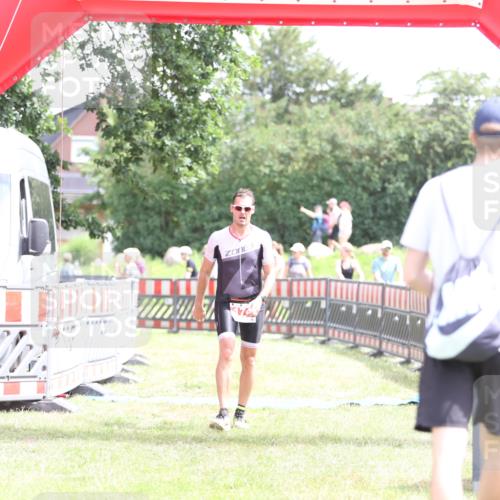 21.06.2026 - 29. Vierlanden-Triathlon Andreas Tolksdorf http://msf.ph/oto/9890477 21.06.2026 13:02:21 Ziel 174, 762, 174, 762 meine-sportfotos.de