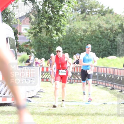 21.06.2026 - 29. Vierlanden-Triathlon Andreas Tolksdorf http://msf.ph/oto/9890479 21.06.2026 13:02:33 Ziel 35, 141, 757, 762, 35, 141, 757, 762 meine-sportfotos.de