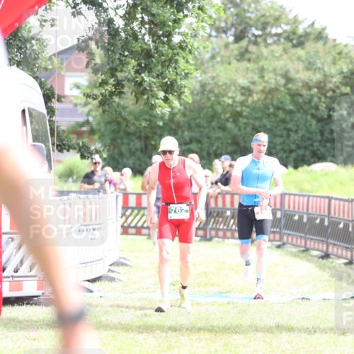 21.06.2026 - 29. Vierlanden-Triathlon Andreas Tolksdorf http://msf.ph/oto/9890481 21.06.2026 13:02:34 Ziel 35, 141, 757, 762, 35, 141, 757, 762 meine-sportfotos.de