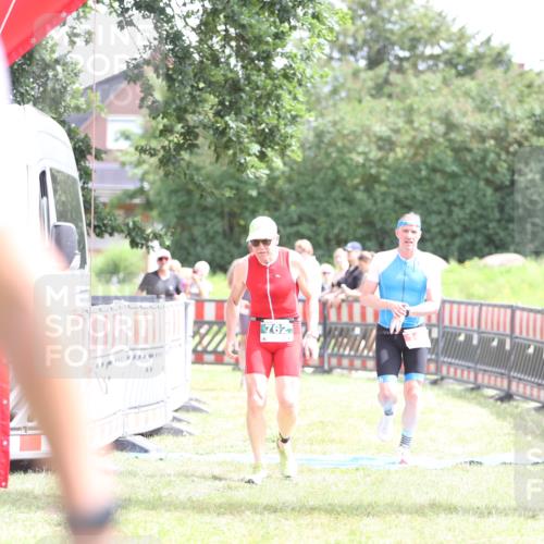 21.06.2026 - 29. Vierlanden-Triathlon Andreas Tolksdorf http://msf.ph/oto/9890483 21.06.2026 13:02:34 Ziel 35, 141, 757, 762, 35, 141, 757, 762 meine-sportfotos.de