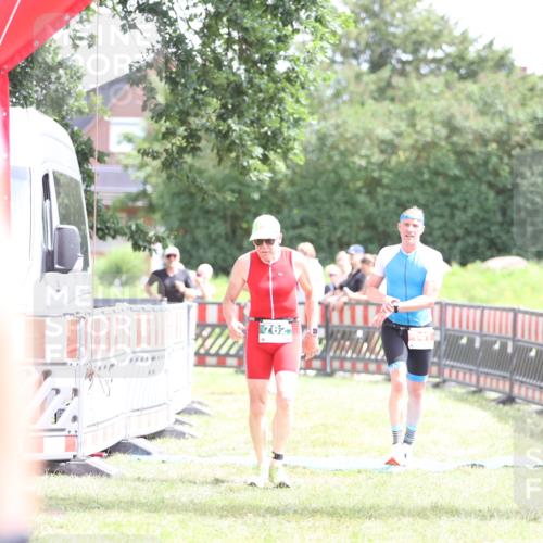 21.06.2026 - 29. Vierlanden-Triathlon Andreas Tolksdorf http://msf.ph/oto/9890485 21.06.2026 13:02:34 Ziel 35, 141, 757, 762, 35, 141, 757, 762 meine-sportfotos.de