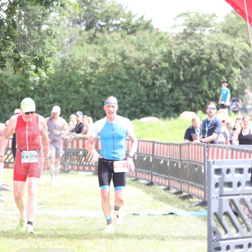 21.06.2026 - 29. Vierlanden-Triathlon Andreas Tolksdorf http://msf.ph/oto/9890489 21.06.2026 13:02:35 Ziel 35, 141, 757, 762, 35, 141, 757, 762 meine-sportfotos.de