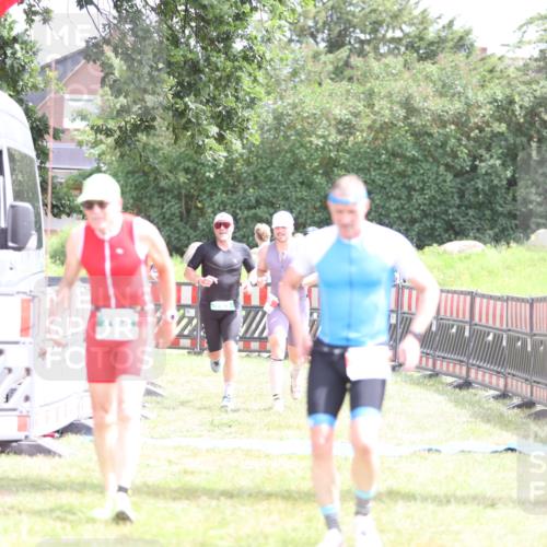 21.06.2026 - 29. Vierlanden-Triathlon Andreas Tolksdorf http://msf.ph/oto/9890499 21.06.2026 13:02:36 Ziel 35, 141, 757, 762, 35, 141, 757, 762 meine-sportfotos.de