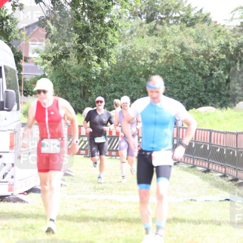 21.06.2026 - 29. Vierlanden-Triathlon Andreas Tolksdorf http://msf.ph/oto/9890500 21.06.2026 13:02:36 Ziel 35, 141, 757, 762, 35, 141, 757, 762 meine-sportfotos.de