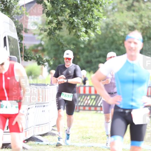 21.06.2026 - 29. Vierlanden-Triathlon Andreas Tolksdorf http://msf.ph/oto/9890501 21.06.2026 13:02:38 Ziel 35, 141, 757, 35, 141, 757 meine-sportfotos.de