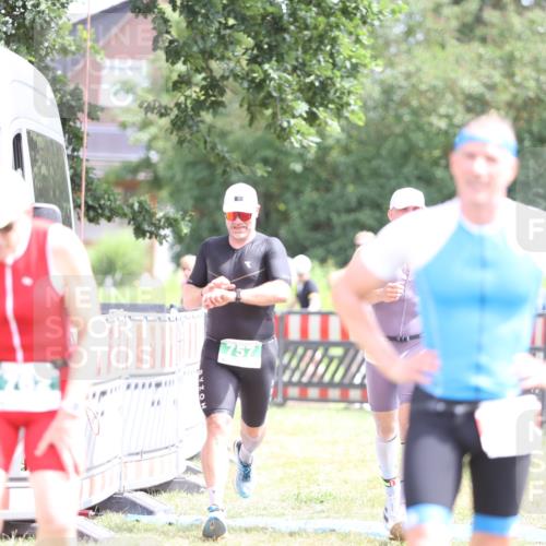 21.06.2026 - 29. Vierlanden-Triathlon Andreas Tolksdorf http://msf.ph/oto/9890502 21.06.2026 13:02:38 Ziel 35, 141, 757, 35, 141, 757 meine-sportfotos.de