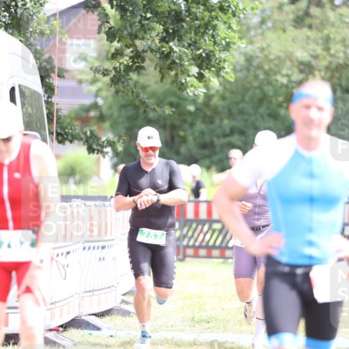 21.06.2026 - 29. Vierlanden-Triathlon Andreas Tolksdorf http://msf.ph/oto/9890504 21.06.2026 13:02:38 Ziel 35, 141, 757, 35, 141, 757 meine-sportfotos.de