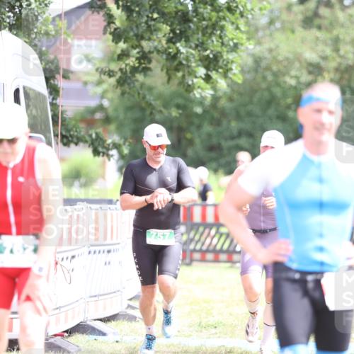 21.06.2026 - 29. Vierlanden-Triathlon Andreas Tolksdorf http://msf.ph/oto/9890505 21.06.2026 13:02:38 Ziel 35, 141, 757, 35, 141, 757 meine-sportfotos.de