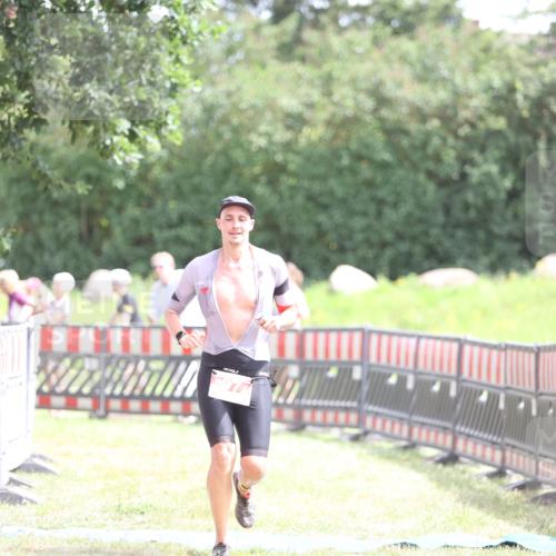 21.06.2026 - 29. Vierlanden-Triathlon Andreas Tolksdorf http://msf.ph/oto/9890516 21.06.2026 13:03:09 Ziel 97, 97 meine-sportfotos.de