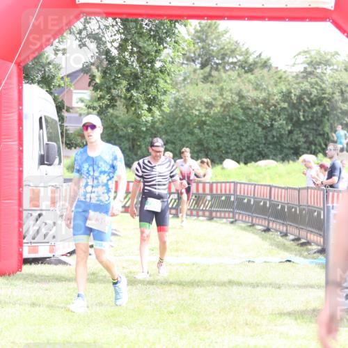 21.06.2026 - 29. Vierlanden-Triathlon Andreas Tolksdorf http://msf.ph/oto/9890535 21.06.2026 13:03:31 Ziel 139, 199, 728, 787, 979, 139, 199, 728, 787, 979 meine-sportfotos.de