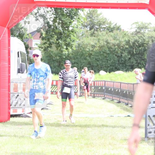 21.06.2026 - 29. Vierlanden-Triathlon Andreas Tolksdorf http://msf.ph/oto/9890538 21.06.2026 13:03:31 Ziel 139, 199, 728, 787, 979, 139, 199, 728, 787, 979 meine-sportfotos.de