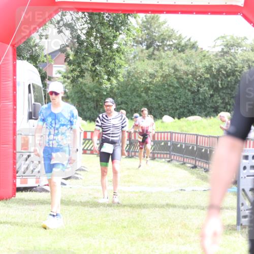 21.06.2026 - 29. Vierlanden-Triathlon Andreas Tolksdorf http://msf.ph/oto/9890540 21.06.2026 13:03:32 Ziel 139, 199, 728, 787, 979, 139, 199, 728, 787, 979 meine-sportfotos.de