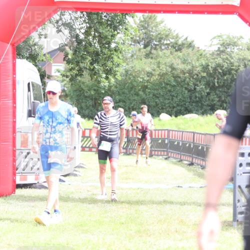 21.06.2026 - 29. Vierlanden-Triathlon Andreas Tolksdorf http://msf.ph/oto/9890541 21.06.2026 13:03:32 Ziel 139, 199, 728, 787, 979, 139, 199, 728, 787, 979 meine-sportfotos.de