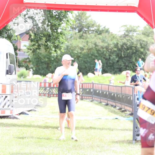 21.06.2026 - 29. Vierlanden-Triathlon Andreas Tolksdorf http://msf.ph/oto/9890547 21.06.2026 13:03:43 Ziel 728, 728 meine-sportfotos.de