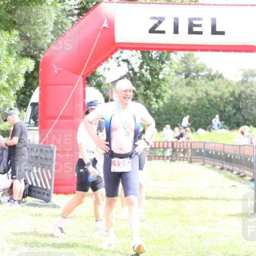 21.06.2026 - 29. Vierlanden-Triathlon Andreas Tolksdorf http://msf.ph/oto/9890548 21.06.2026 13:03:55 Ziel 674, 674 meine-sportfotos.de