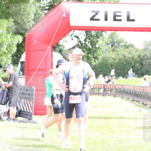 21.06.2026 - 29. Vierlanden-Triathlon Andreas Tolksdorf http://msf.ph/oto/9890550 21.06.2026 13:03:55 Ziel 674, 674 meine-sportfotos.de