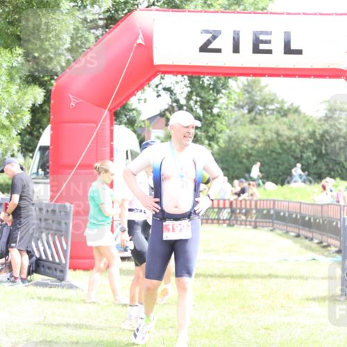 21.06.2026 - 29. Vierlanden-Triathlon Andreas Tolksdorf http://msf.ph/oto/9890553 21.06.2026 13:03:55 Ziel 674, 674 meine-sportfotos.de
