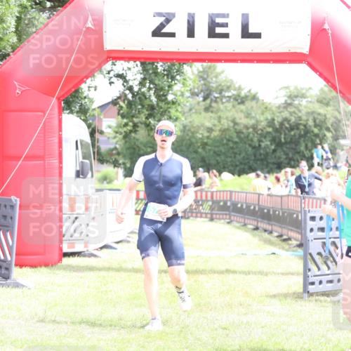 21.06.2026 - 29. Vierlanden-Triathlon Andreas Tolksdorf http://msf.ph/oto/9890556 21.06.2026 13:04:08 Ziel 674, 674 meine-sportfotos.de