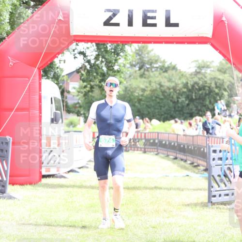 21.06.2026 - 29. Vierlanden-Triathlon Andreas Tolksdorf http://msf.ph/oto/9890557 21.06.2026 13:04:08 Ziel 674, 674 meine-sportfotos.de