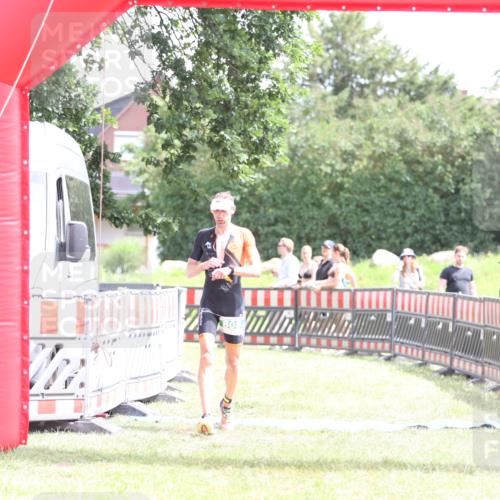 21.06.2026 - 29. Vierlanden-Triathlon Andreas Tolksdorf http://msf.ph/oto/9890563 21.06.2026 13:04:28 Ziel 808, 808 meine-sportfotos.de