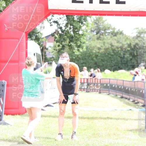 21.06.2026 - 29. Vierlanden-Triathlon Andreas Tolksdorf http://msf.ph/oto/9890571 21.06.2026 13:04:35 Ziel  meine-sportfotos.de