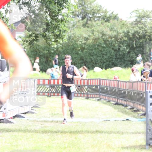 21.06.2026 - 29. Vierlanden-Triathlon Andreas Tolksdorf http://msf.ph/oto/9890581 21.06.2026 13:04:49 Ziel 682, 682 meine-sportfotos.de