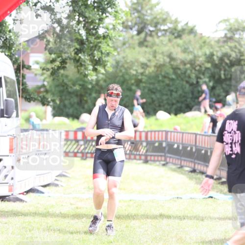 21.06.2026 - 29. Vierlanden-Triathlon Andreas Tolksdorf http://msf.ph/oto/9890584 21.06.2026 13:04:51 Ziel 682, 682 meine-sportfotos.de