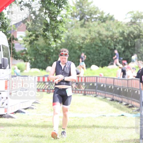 21.06.2026 - 29. Vierlanden-Triathlon Andreas Tolksdorf http://msf.ph/oto/9890588 21.06.2026 13:04:51 Ziel 682, 682 meine-sportfotos.de