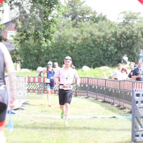 21.06.2026 - 29. Vierlanden-Triathlon Andreas Tolksdorf http://msf.ph/oto/9890603 21.06.2026 13:05:52 Ziel 72, 838, 72, 838 meine-sportfotos.de