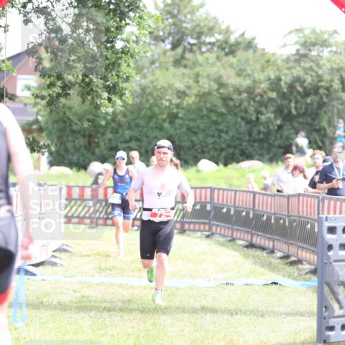 21.06.2026 - 29. Vierlanden-Triathlon Andreas Tolksdorf http://msf.ph/oto/9890604 21.06.2026 13:05:52 Ziel 72, 838, 72, 838 meine-sportfotos.de