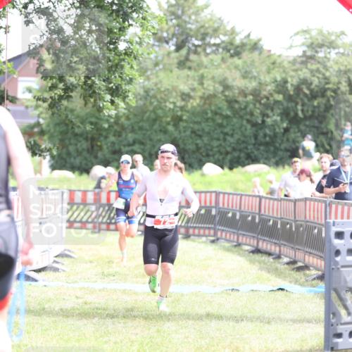 21.06.2026 - 29. Vierlanden-Triathlon Andreas Tolksdorf http://msf.ph/oto/9890605 21.06.2026 13:05:52 Ziel 72, 838, 72, 838 meine-sportfotos.de