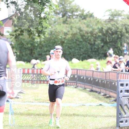21.06.2026 - 29. Vierlanden-Triathlon Andreas Tolksdorf http://msf.ph/oto/9890606 21.06.2026 13:05:53 Ziel 72, 838, 72, 838 meine-sportfotos.de