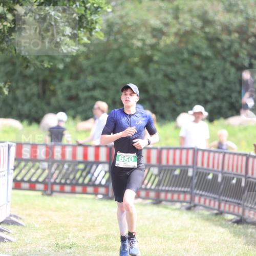 21.06.2026 - 29. Vierlanden-Triathlon Andreas Tolksdorf http://msf.ph/oto/9890628 21.06.2026 13:06:21 Ziel 642, 650, 642, 650 meine-sportfotos.de