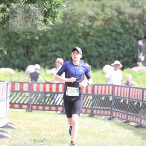 21.06.2026 - 29. Vierlanden-Triathlon Andreas Tolksdorf http://msf.ph/oto/9890629 21.06.2026 13:06:21 Ziel 642, 650, 642, 650 meine-sportfotos.de
