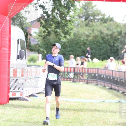 21.06.2026 - 29. Vierlanden-Triathlon Andreas Tolksdorf http://msf.ph/oto/9890638 21.06.2026 13:06:23 Ziel 642, 650, 642, 650 meine-sportfotos.de