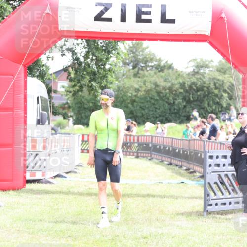 21.06.2026 - 29. Vierlanden-Triathlon Andreas Tolksdorf http://msf.ph/oto/9890652 21.06.2026 13:06:41 Ziel 1358, 1358 meine-sportfotos.de