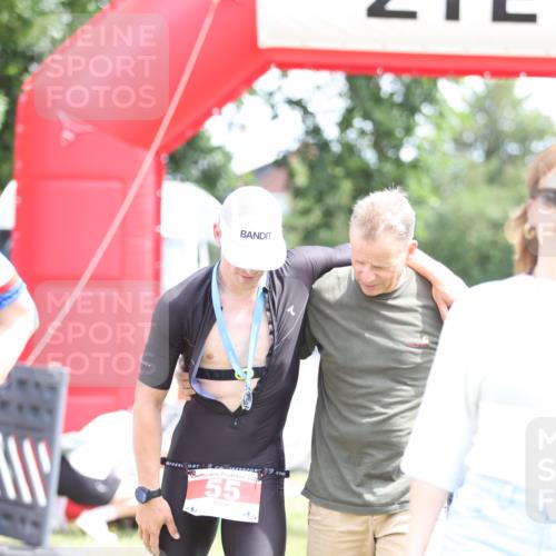 21.06.2026 - 29. Vierlanden-Triathlon Andreas Tolksdorf http://msf.ph/oto/9890674 21.06.2026 13:07:13 Ziel  meine-sportfotos.de