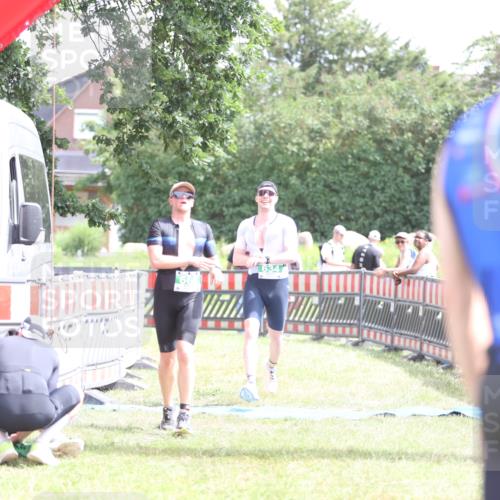21.06.2026 - 29. Vierlanden-Triathlon Andreas Tolksdorf http://msf.ph/oto/9890677 21.06.2026 13:07:51 Ziel 634, 668, 634, 668 meine-sportfotos.de